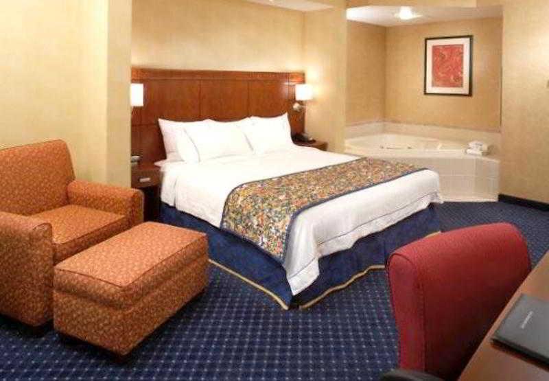 Hotel Courtyard By Marriott Cleveland Willoughby Exterior foto