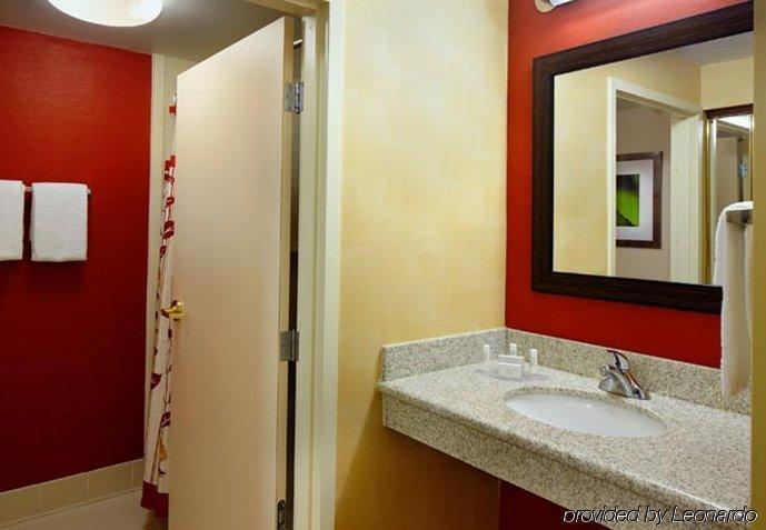 Hotel Courtyard By Marriott Cleveland Willoughby Zimmer foto